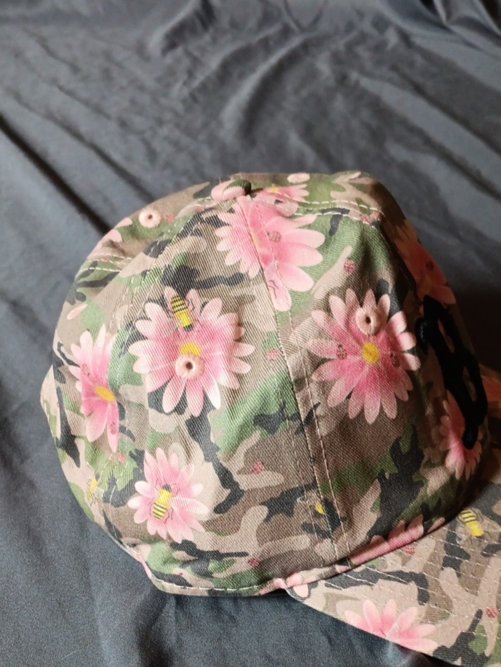 NWT Womens Boston Red Sox Floral Camo Baseball Cap with Black 'B' Patch - Picture 3 of 10